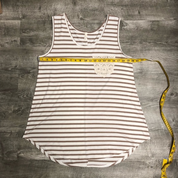 Striped Large Tank Top with Lace Pocket - Picture 5 of 6